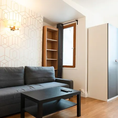 Face Tour Eiffel Apartment